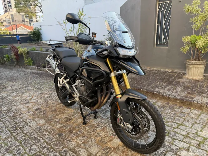 Tiger 1200 Black Edition com 3 bauleiros originais