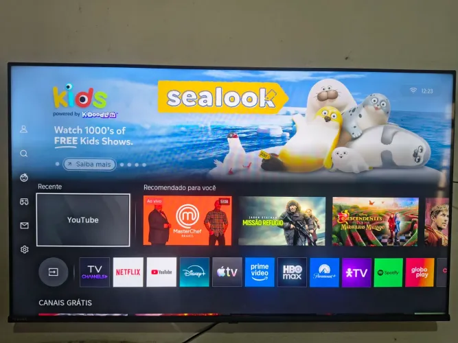 Vendo smartv semp Toshiba de 50 polegadas 4k funcionando perfeitamente.