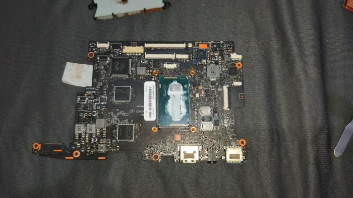 Placa mãe compaq cq27 I3 -funcionando