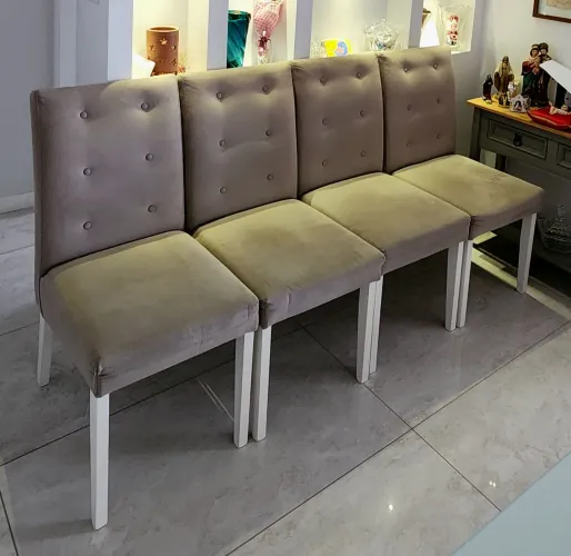Conjunto de 4 Cadeiras Elegantes