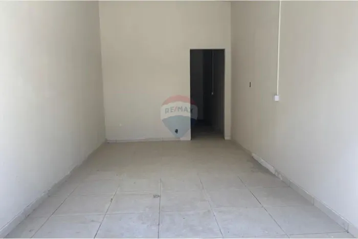 Sala Comercial em Pina: Localização Estratégica!