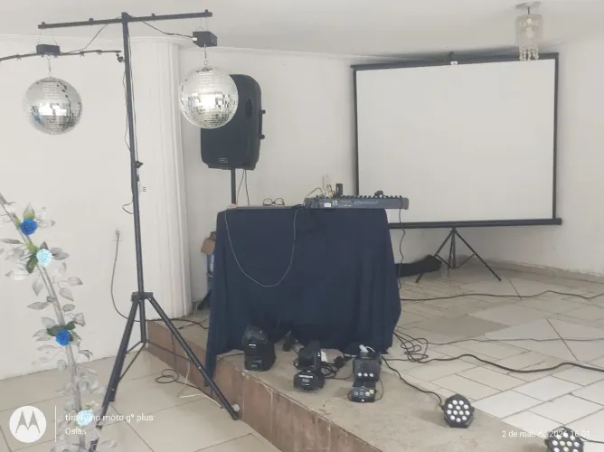 Projetor com tela 3M para alugar