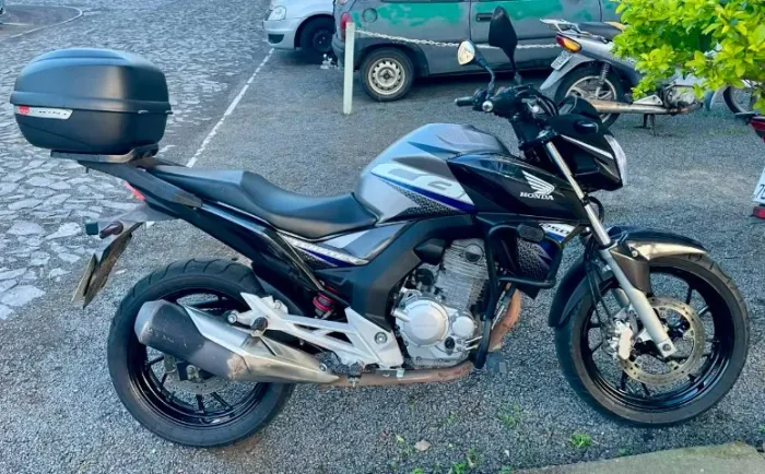 Honda CB 250F Twister 2020 - Com Acessórios