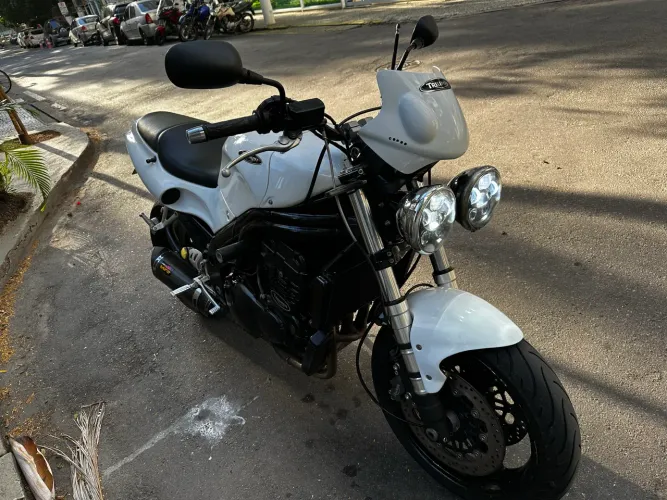 Speed triple 955i (única anunciada)