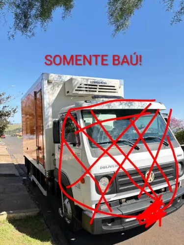 Baú isotérmico -18 para congelados 3/4 com piso canaletado