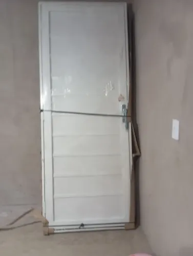 Porta nova ,abre pra direita,estou vendendo pq comprei errado