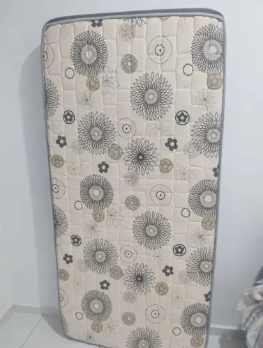 Colchão solteiro 6 meses de uso