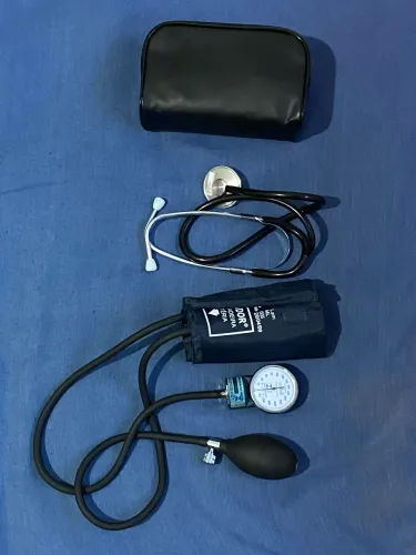 Novo: Kit estetoscópio + esfigmomanômetro