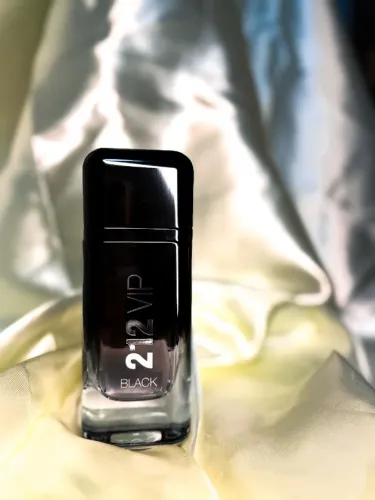 Carolina Herrera 212 VIP Black 100ml | Perfume Masculino
