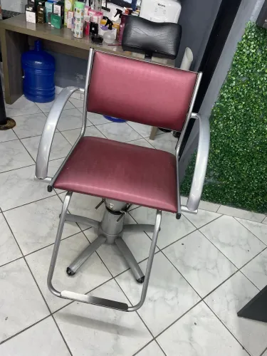 Cadeira para cabeleireiro/barbeiro