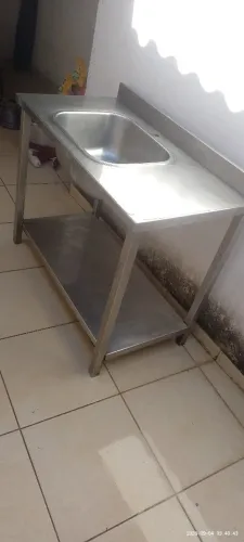 Vendo pia de inox em bom estado