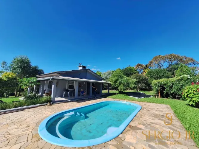 Propriedade com 5ha, 2 casas e piscina em Triunfo