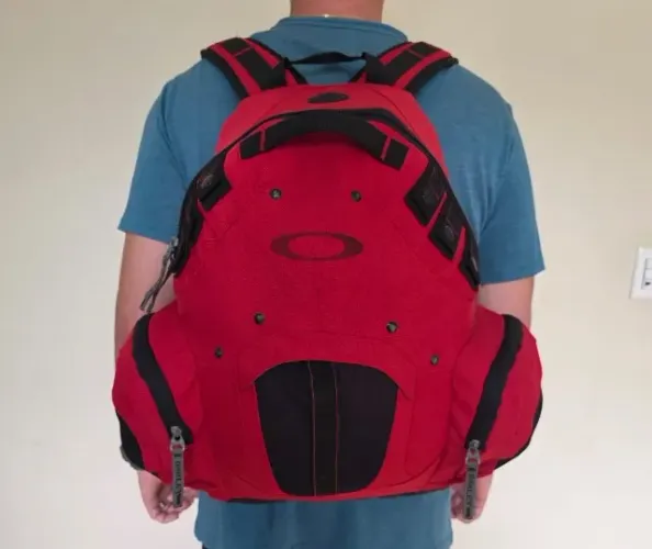 Mochila Oakley original - 30 litros Vermelha modelo vintage - importada dos EUA