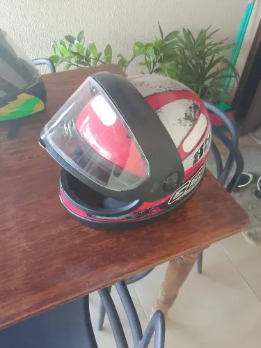 Capacete gow