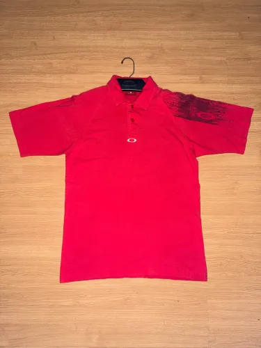 Camiseta Polo Oakley TAG VERMELHA