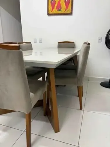 Mesa com 6 cadeiras 
