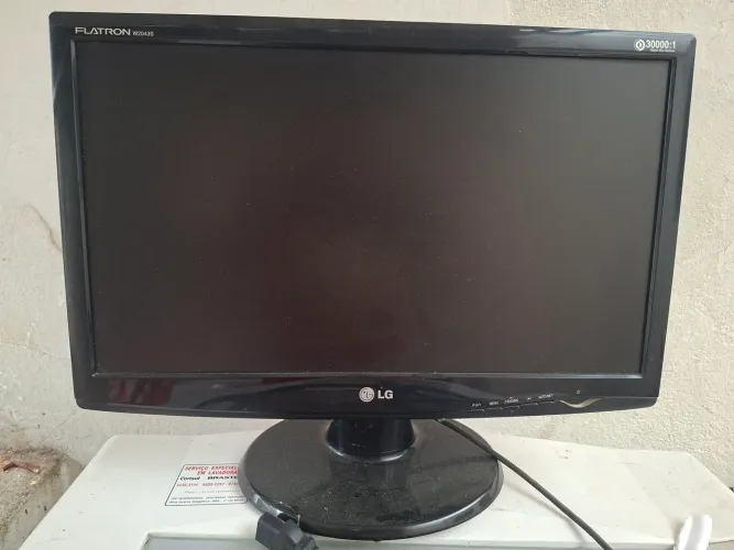 VENDO MONITOR DE COMPUTADOR