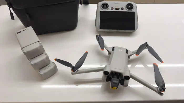 DJI Mini 3 Pro - Controle com tela