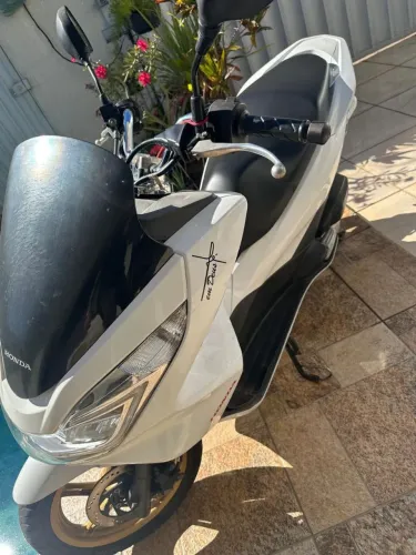 Pcx no precinho chama no pix 12.000