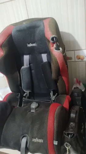 Vendo essa cadeirinha de carro baratinho