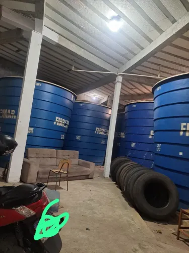 VENDE-SE BASE PARA CARREGAMENTO DE CAMINHÃO-PIPA.