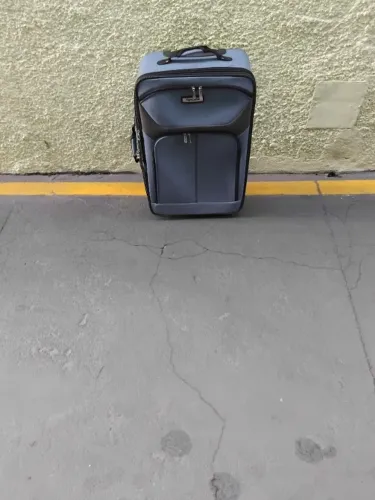 Mala de Viagem Grande em Ótimo estado