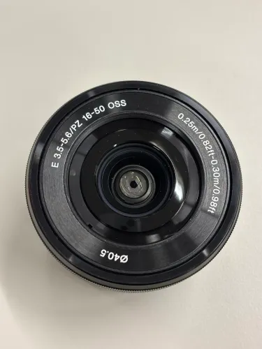 Lente Sony 16-50mm F 3.5-5.6 OSS  E Mount