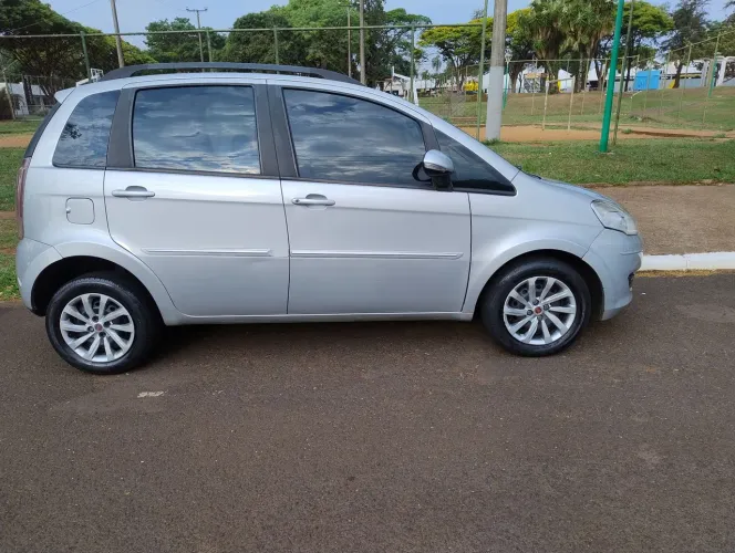 Fiat Idea Attractive 1.4 Fire Flex 8V 5P 2013