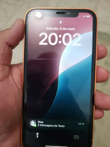 Vendo iphone XR montado no iphone 17 núncio tudo celular zerado vai com carregador e fone