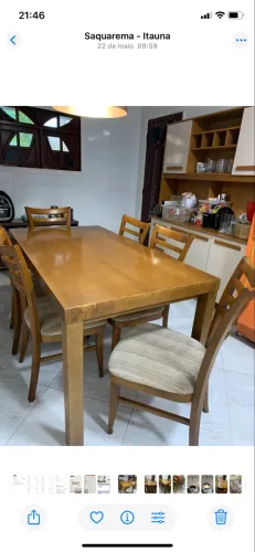 Mesa madeira com seis cadeiras assento em tecido