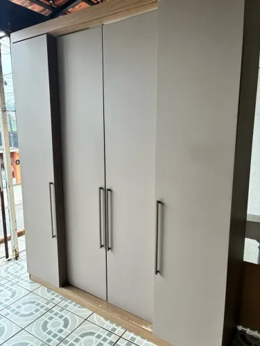 Guarda roupa usado