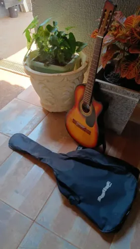 Violão elétrico Clave