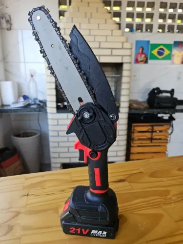 Mini Motosserra Elétrica Portátil 33 cm Sem Fio - Corte de Galhos e Podas Rápidas - USADA