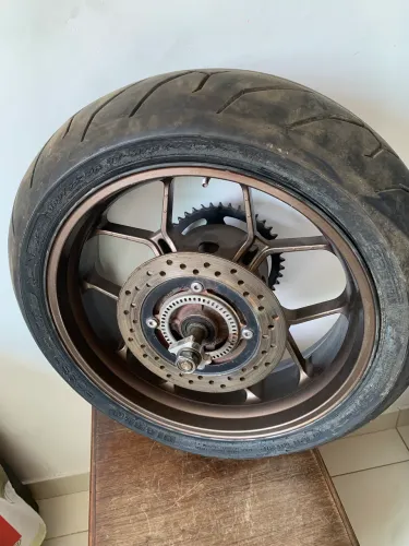 RODA TRASEIRA CB 650R COMPLETA 