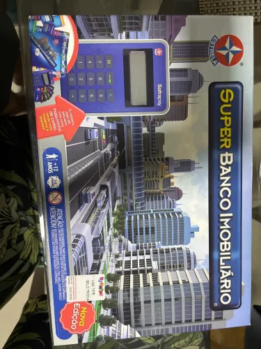Jogo imobiliário bem conservado 