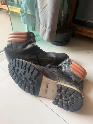 Bota colcci 42