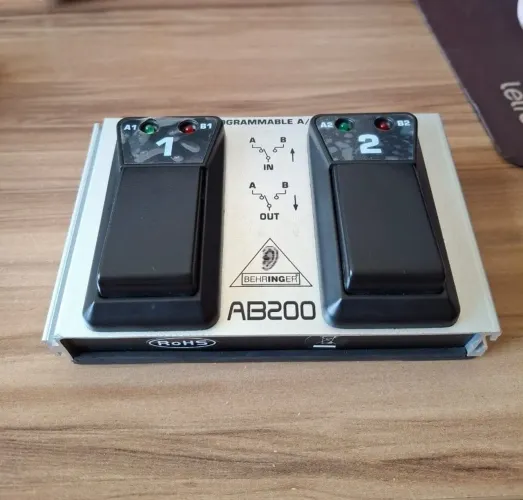 Dual Footswicth Behringer ab200