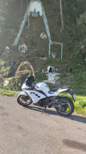 Vendo moto kavasaki ninja ano 2013