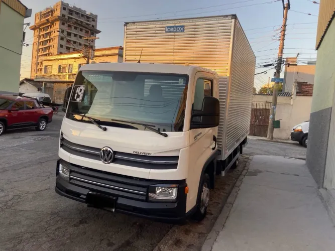 VW Delivery Express Baú ano 2019