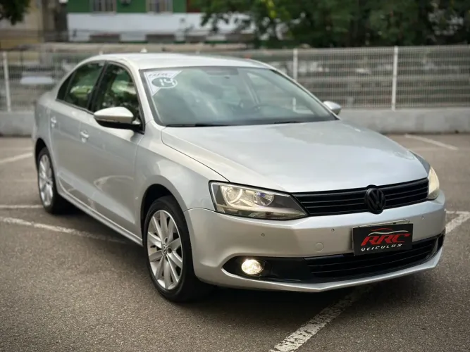 Volkswagen Jetta Comfortline 2.0 T.flex 8V 4P Tipt. 2014