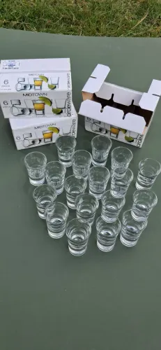 18 Copos de Vidro Liso Shot 45ml
