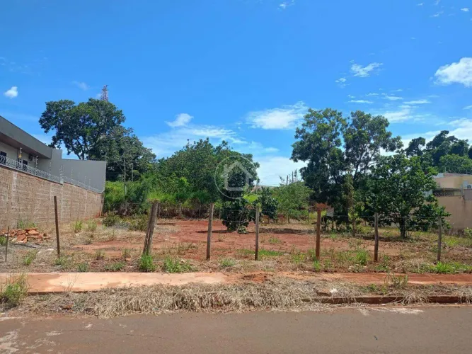 TERRENO 360 M² NO ASFALTO