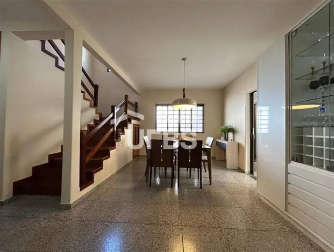Casa com 310m² 3 quartos à venda no bairro Santa Mônica