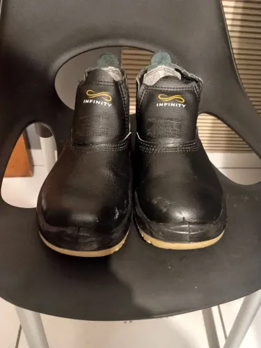 Bota bico de aço N39