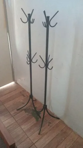 Cabideiro de chão de ferro par