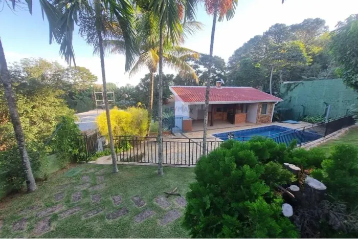 Sobrado para alugar com AC 500m², 4 quartos | 2 suítes, 2 vagas, Condomínio Vista alegre C