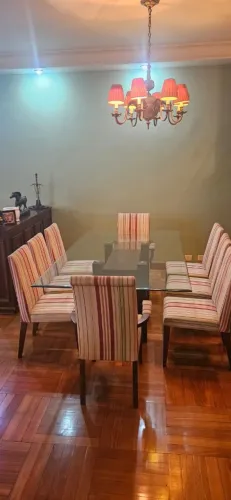 Mesa de jantar 8 cadeiras R$2200,00