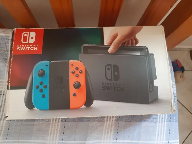 Nintendo Switch v1 Bloqueado + acessórios