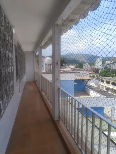 Imóvel para aluguel possui 100 metros quadrados com 3 quartos em Tanque - Rio de Janeiro -