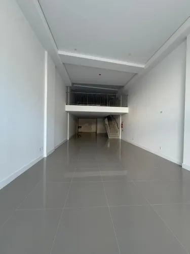 Sala Comercial Térrea 211M² Aluguel Anual Balneário Camboriú